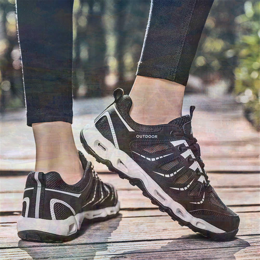 Sumer Round Tip Silver Sneaker - Women'S Fashion From The 50S recension och pris
